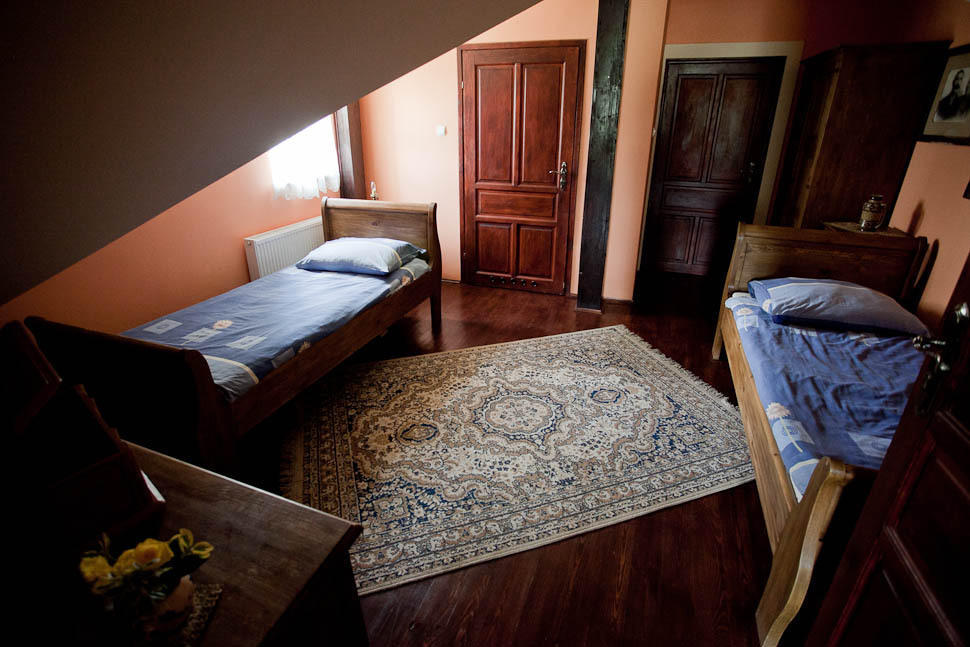 Dwor Na Wichrowym Wzgorzu Bed & Breakfast Przybyslawice ภายนอก รูปภาพ
