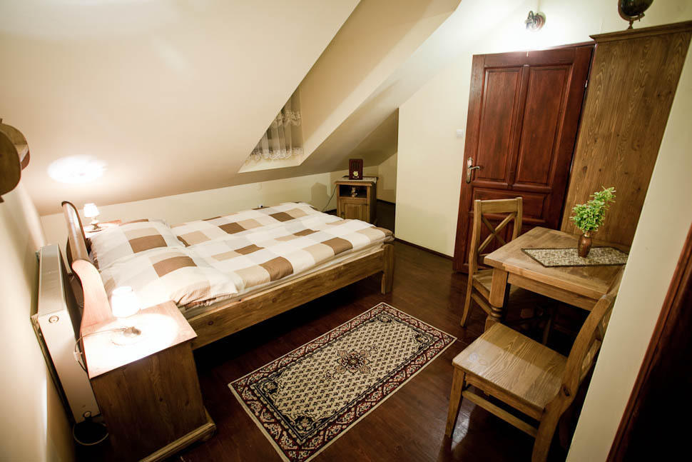 Dwor Na Wichrowym Wzgorzu Bed & Breakfast Przybyslawice ห้อง รูปภาพ