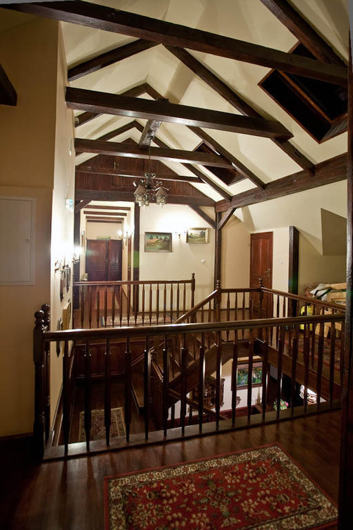 Dwor Na Wichrowym Wzgorzu Bed & Breakfast Przybyslawice ภายนอก รูปภาพ