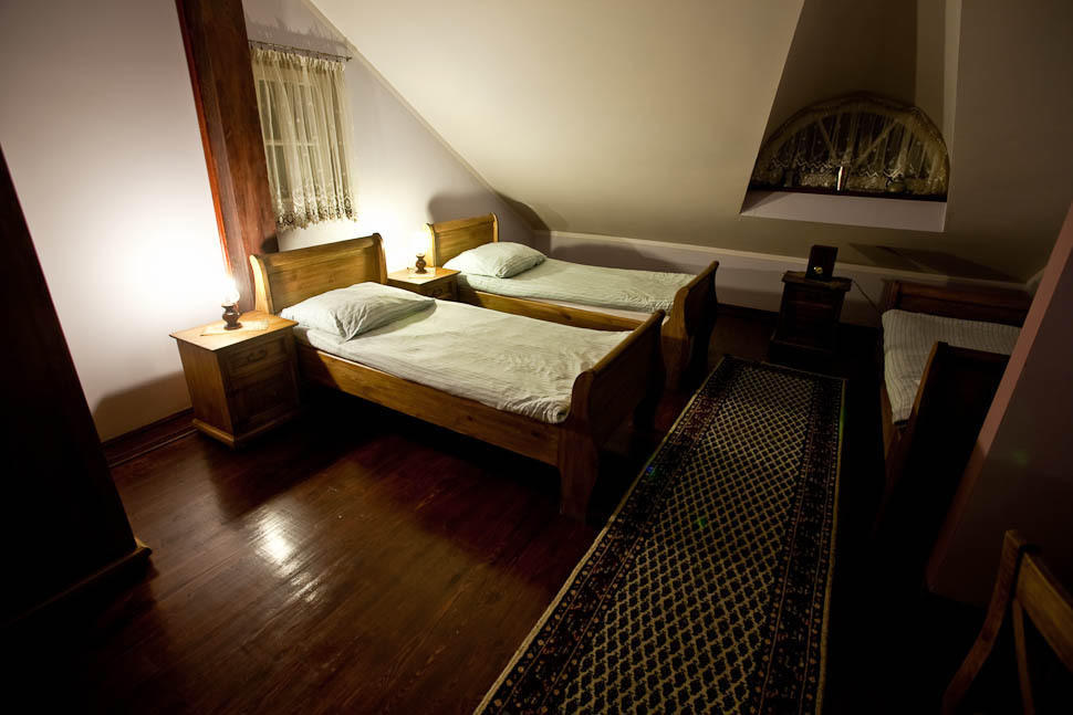 Dwor Na Wichrowym Wzgorzu Bed & Breakfast Przybyslawice ภายนอก รูปภาพ