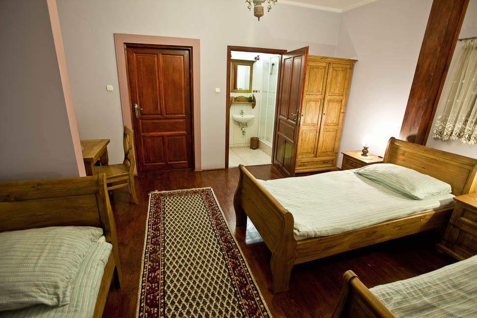 Dwor Na Wichrowym Wzgorzu Bed & Breakfast Przybyslawice ภายนอก รูปภาพ