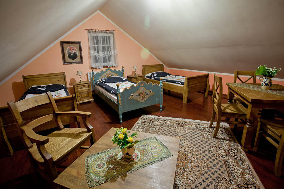 Dwor Na Wichrowym Wzgorzu Bed & Breakfast Przybyslawice ภายนอก รูปภาพ
