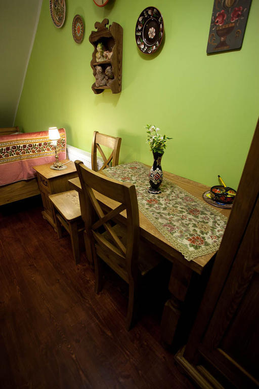 Dwor Na Wichrowym Wzgorzu Bed & Breakfast Przybyslawice ภายนอก รูปภาพ