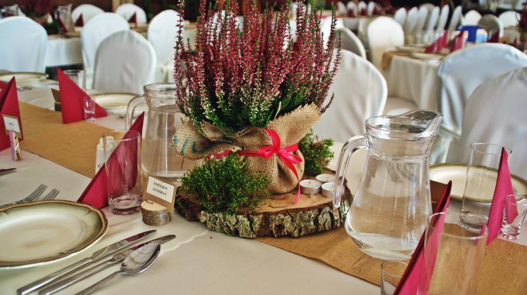 Dwor Na Wichrowym Wzgorzu Bed & Breakfast Przybyslawice ภายนอก รูปภาพ