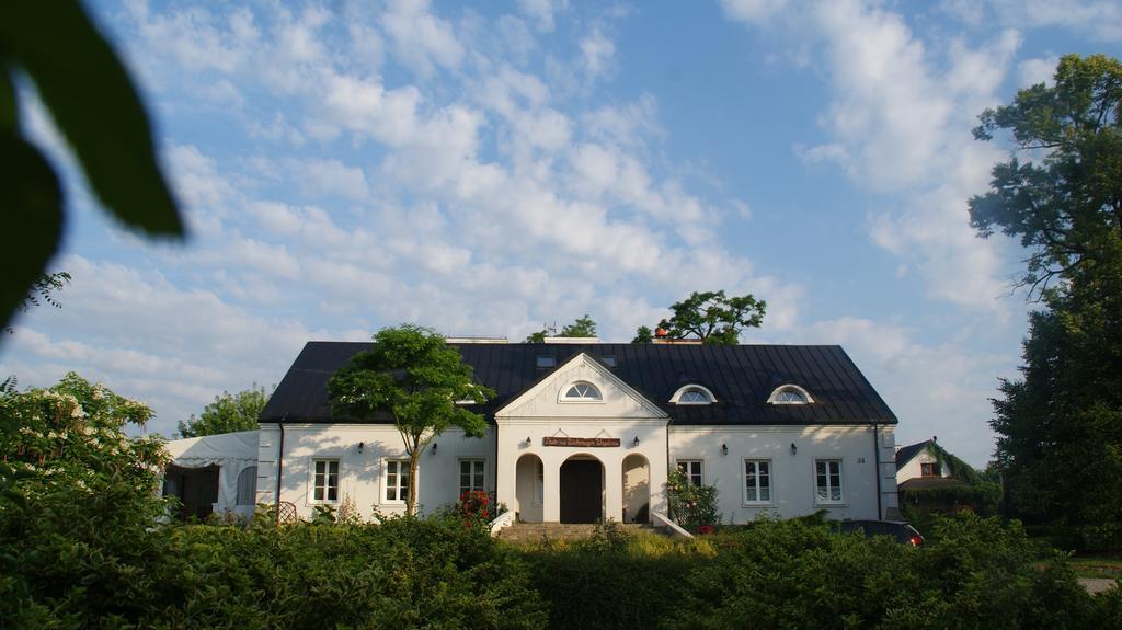 Dwor Na Wichrowym Wzgorzu Bed & Breakfast Przybyslawice ภายนอก รูปภาพ