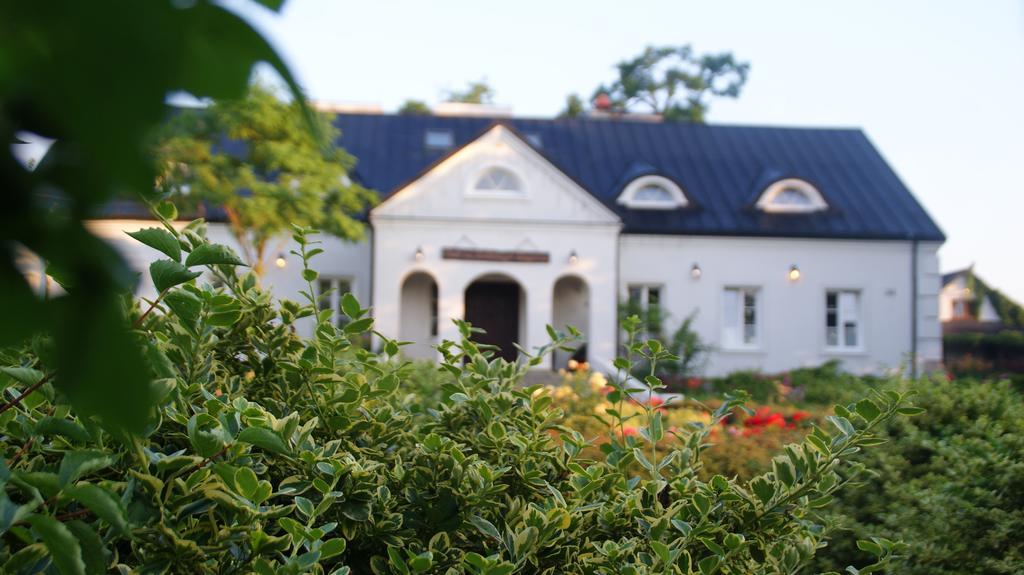 Dwor Na Wichrowym Wzgorzu Bed & Breakfast Przybyslawice ภายนอก รูปภาพ