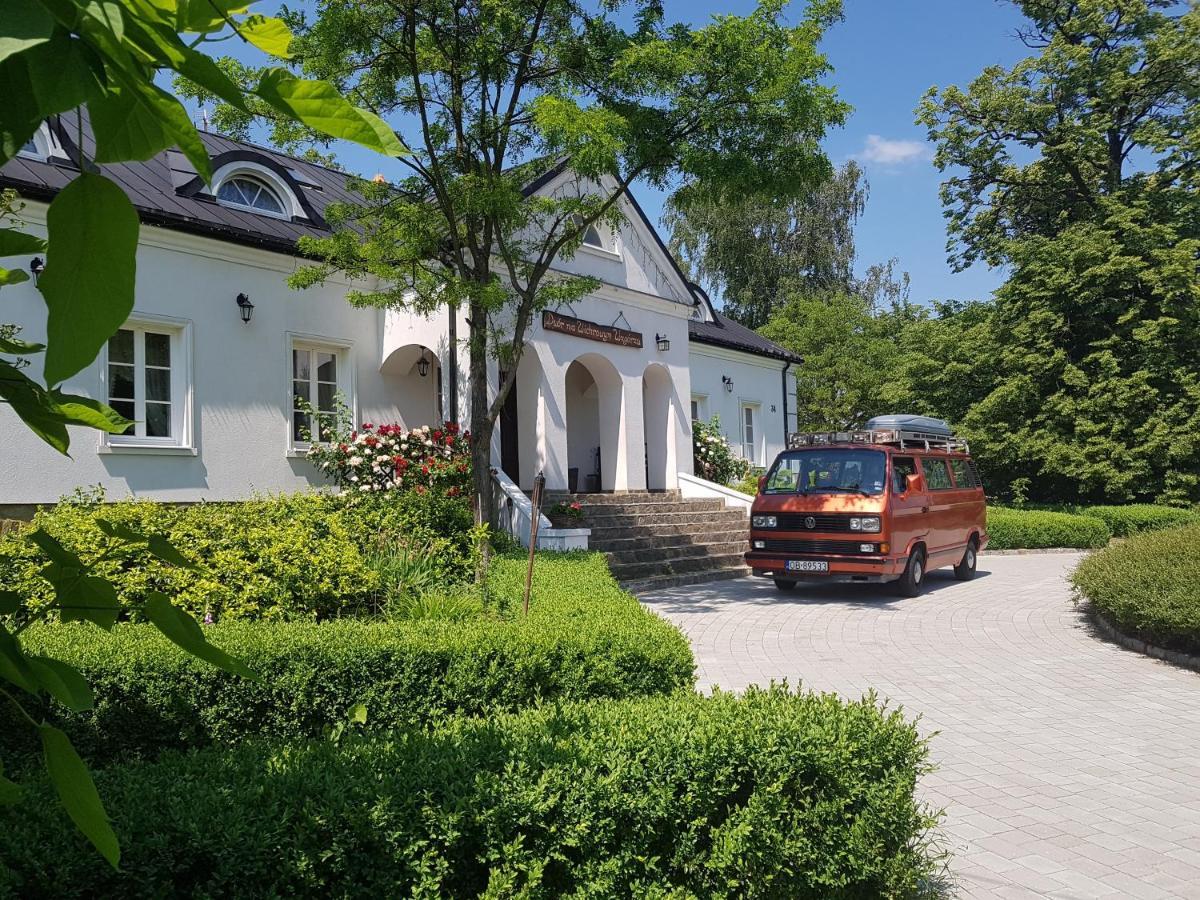 Dwor Na Wichrowym Wzgorzu Bed & Breakfast Przybyslawice ภายนอก รูปภาพ